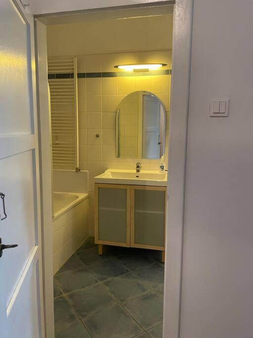 Geraeumige Altbauwohnung Im Zentrum Грац Экстерьер фото