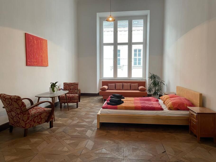 Geraeumige Altbauwohnung Im Zentrum Грац Экстерьер фото